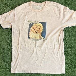 Vintage Style Dolly Parton Workin 9 to 5 Graphic Tee with Iconic Print